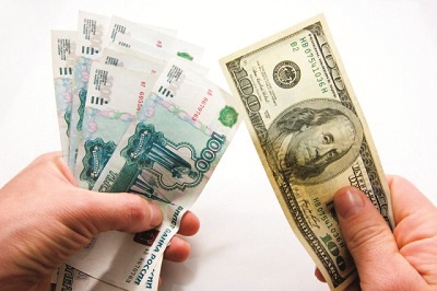 Việc đồng rúp của Nga bị “cô lập” với đồng USD khiến doanh nghiệp 2 bên khó khăn trong khâu thanh toán. (Ảnh: Minh họa).