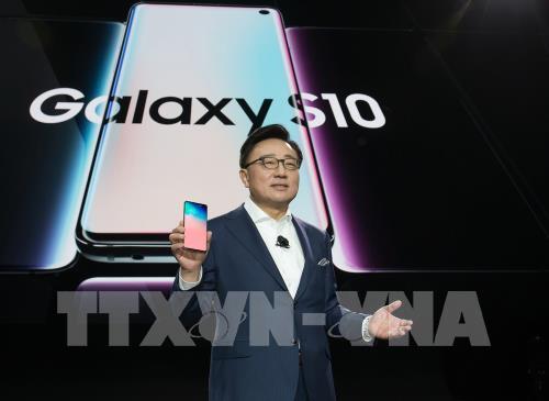  Điện thoại Galaxy S10+ được giới thiệu tại San Francisco, Mỹ, ngày 20/2/2019. Ảnh: Yonhap/ TTXVN    