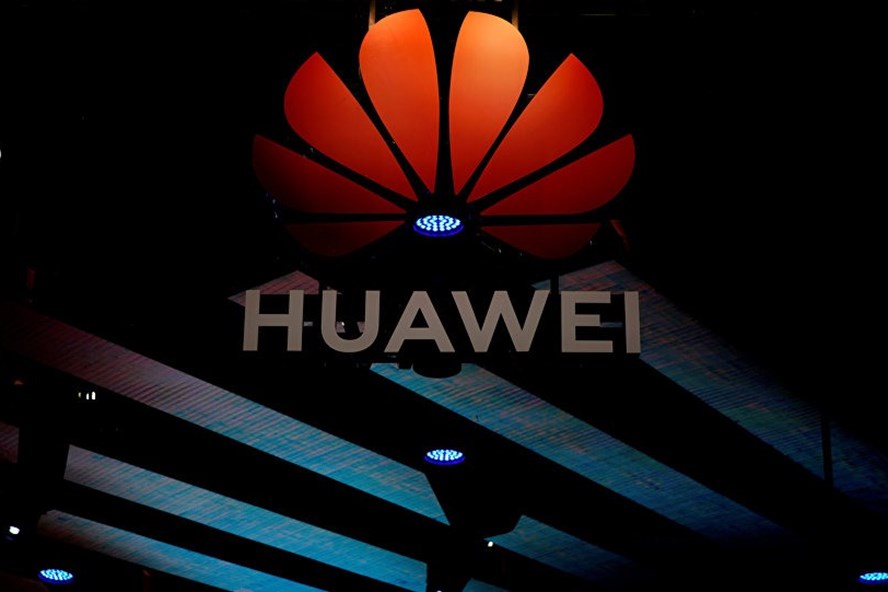 Bộ Thương mại Mỹ tạm thời lùi trừng phạt Huawei trong vòng 90 ngày. Ảnh: Reuters.  