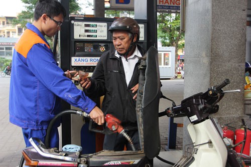 Tăng giá xăng dầu gây áp lực lên lạm phát    