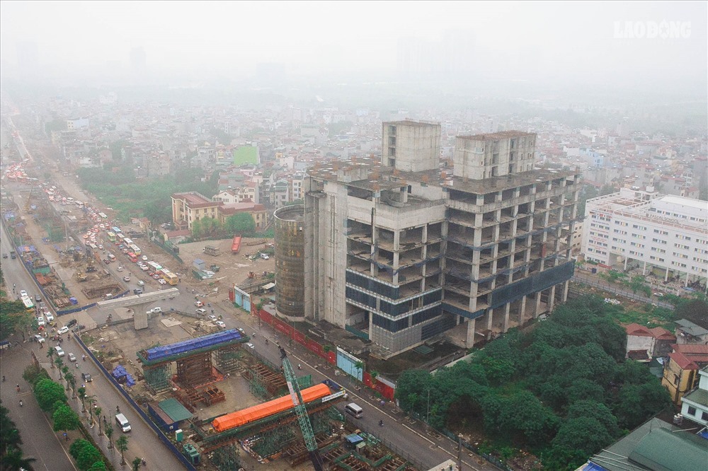 Một dự án khác cũng bị bỏ hoang nhiều năm là Habico Tower (quận Bắc Từ Liêm, Hà Nội) do Công ty cổ phần Hải Bình (Habico) làm chủ đầu tư với tổng vốn hơn 220 triệu USD (hơn 5 nghìn tỉ đồng).  