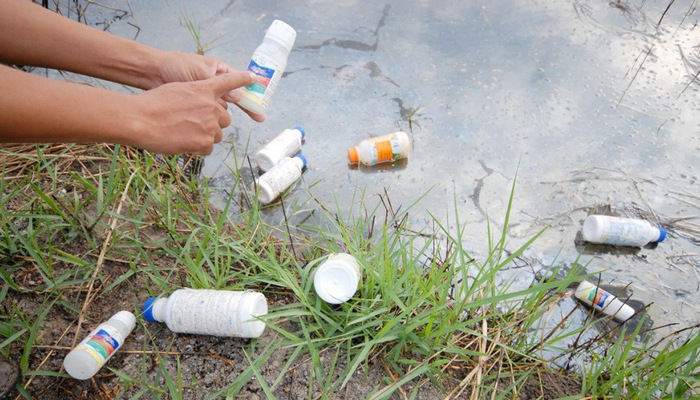 Phần lớn thuốc trừ sâu được sử dụng tại Việt Nam được nhập khẩu từ Trung Quốc.