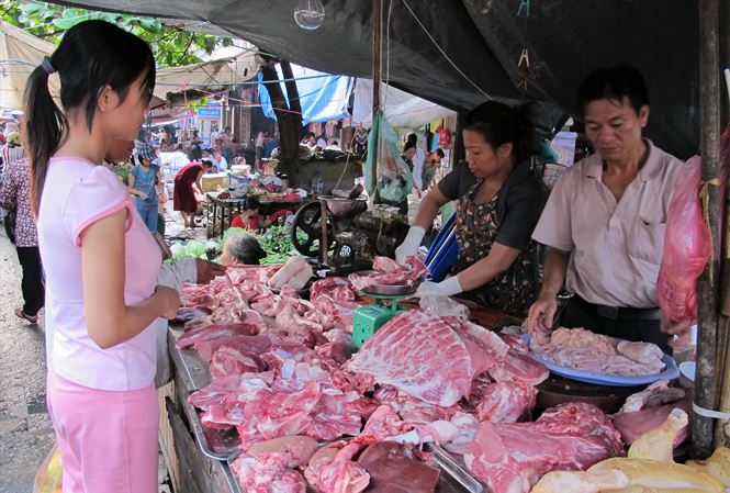 Giá thịt lợn có thể tăng cao trong thời gian tới, do thiếu hụt nguồn cung trong nước vì bệnh dịch tả lợn châu Phi Ảnh: Bình Phương  