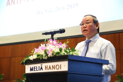 Ông Nguyễn Đức Thái - Chủ tịch Hội đồng thành viên NXB Giáo dục  Việt Nam phát biểu khai mạc hội thảo. Ảnh: Việt Hà   