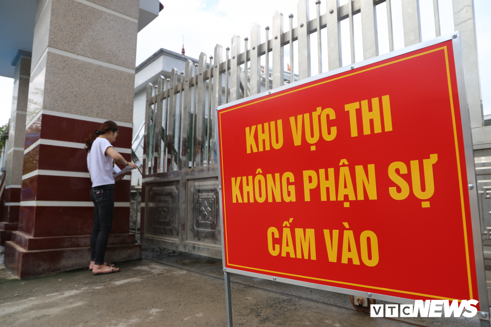 Qua tìm hiểu, nữ sinh tên P.T.S trú TP Hà Giang đến thi muộn do ngủ quên.     