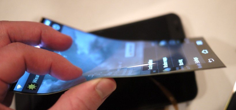 Samsung là nhà cung cấp màn hình OLED cho điện thoại Iphone. Ảnh: minh họa