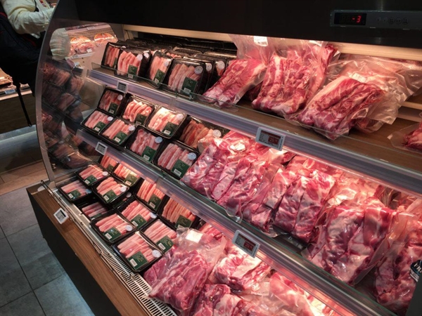Với mức thuế về 0%, các sản phẩm thịt từ EU sẽ tràn vào Việt Nam. Ảnh: TTXVN  