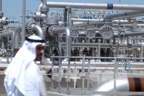 Một cơ sở lọc dầu ở Al-Rawdhatain, Kuwait. Ảnh: AFP/TTXVN     