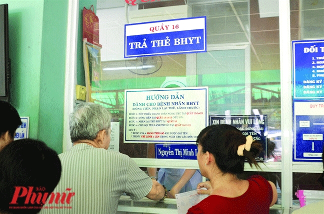 Người dân đến khám chữa bệnh BHYT tại Bệnh viện quận 2, TP.HCM