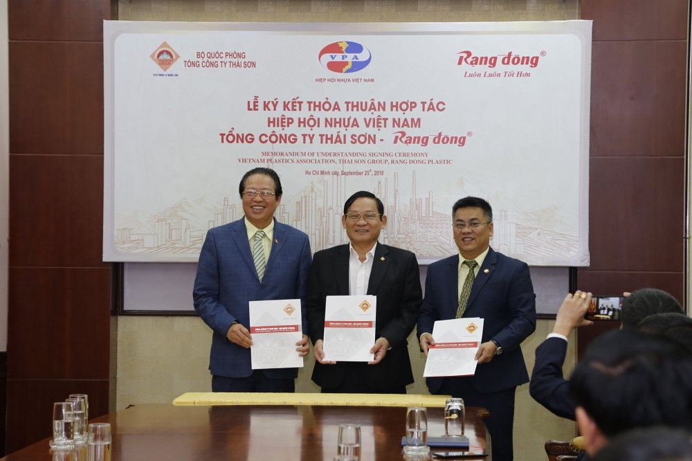 Lễ ký kết thỏa thuận hợp tác Hiệp hội nhựa Việt Nam Tổng công ty Thái Sơn - Rạng Đông