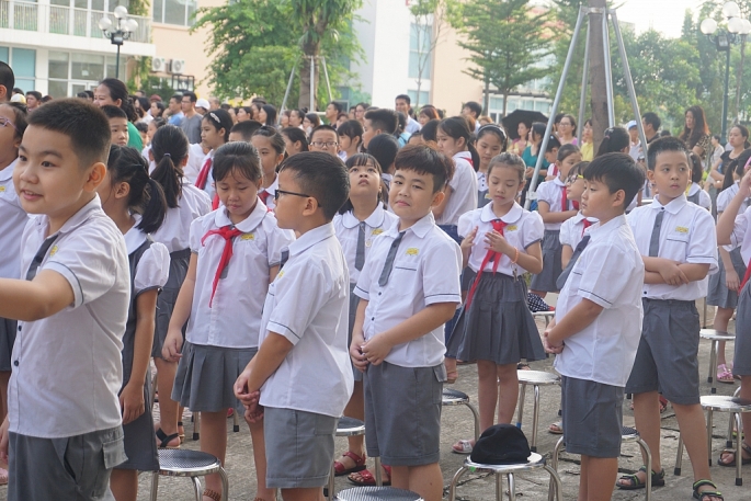 Học sinh cả nước rộn ràng đón lễ khai giảng năm học mới (Ảnh: T.F)