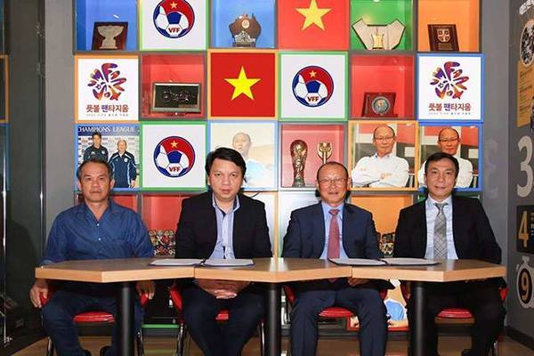 HLV Park Hang Seo đã có 2 năm gắn bóng với bóng đá Việt Nam