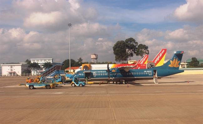 Giữa Vietnam Airlines và Vietjet Air chưa có sự thống nhất trong niêm yết giá vé máy bay. (Ảnh: Mạnh Hà)