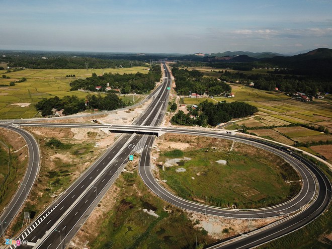 VEC chính là doanh nghiệp đầu tư xây dựng nhiều tuyến đường cao tốc nhất tại Việt Nam. Ảnh: Quảng Đà.