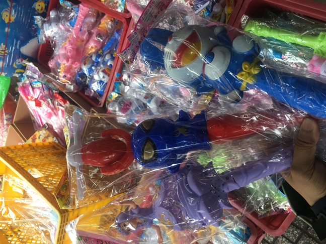 Rất nhiều sản phẩm đồ chơi Trung Quốc bị phát hiện chứa chất độc hại đối với trẻ nhỏ