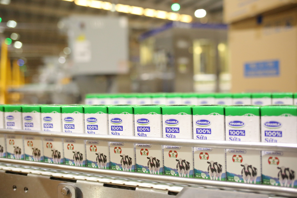 Sản phẩm Sữa học đường cung cấp cho TP.HCM được sản xuất tại Nhà máy Mega của Vinamilk (Bình Dương), một trong những siêu nhà máy áp dụng các công nghệ hiện đại nhất trên thế giới