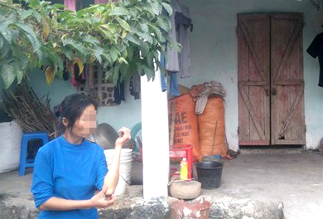 Chị T.T.T. - 46 tuổi, quê tỉnh Thanh Hóa - bị bán sang Trung Quốc đã trở về Việt Nam với 4 đứa con - Nguồn ảnh: Infonet