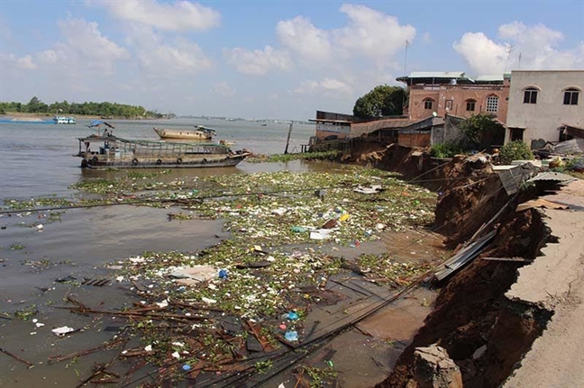 Sạt lở nghiêm trọng ở An Giang, nhấn chìm nhiều nhà dân
