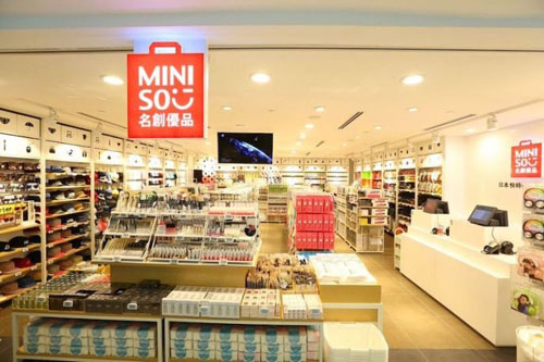 Miniso, thương hiệu thời trang nhanh của Nhật giống, đã khai trương cửa hàng đầu tiên tại Bình Nhưỡng vào ngày 14/6/2019