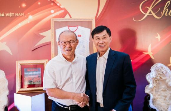 Chủ tịch IPPG tri ân HLV đội tuyển U.22 Việt Nam sau thành công vang dội tại Sea Games 30