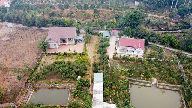 Nhiều gia đình ở Hà Nội có xu hướng chuyển ra ngoại thành sinh sống. Trong ảnh là những khu nhà vườn xanh mát mắt tại khu vực Quốc Oai (Hà Nội). Ảnh: Toàn Vũ