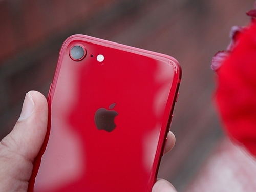 Hiện chưa rõ tên gọi chiếc iPhone giá rẻ mới của Apple. Trong khi Ming-Chi Kuo nói nó có thể có tên iPhone SE 2 như một thiết bị kế nhiệm của iPhone SE, nhiều báo cáo nói nó sẽ có tên iPhone 9. (Ảnh: 9to5Mac)  