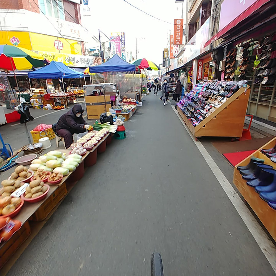 Chợ Gyeongsan thuộc thành phố Daegun, Hàn Quốc rất vắng khách.