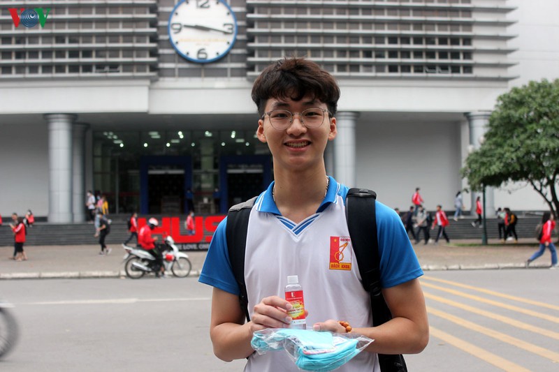 Nguyễn Viết Long, sinh viên năm nhất ĐH Bách khoa Hà Nội chia sẻ: 