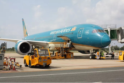 Máy bay Vietnam Airlines từ Hàn Quốc về sân bay Cần Thơ chiều 1-3 - Ảnh: Minh Châu