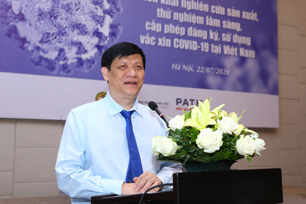 Quyền Bộ trưởng Y tế: Việt Nam chuẩn bị thử nghiệm vắc xin Covid-19 trên người