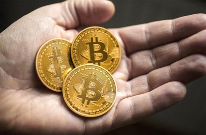 Bitcoin tăng phi mã vượt 11.000 USD.