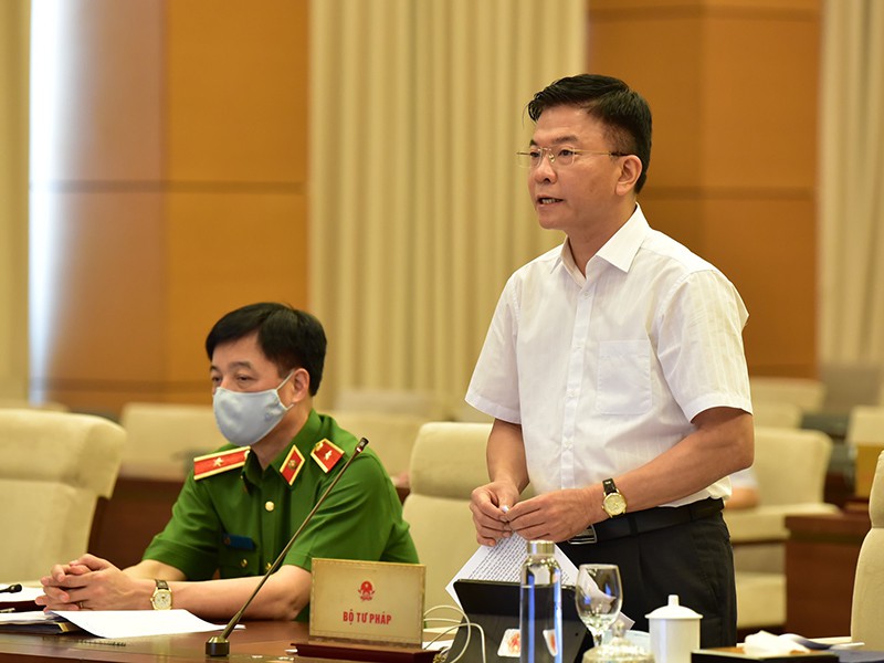 Ông Lê Thành Long, Bộ trưởng Bộ Tư pháp, phát biểu. Ảnh: HOÀNG HẢI    