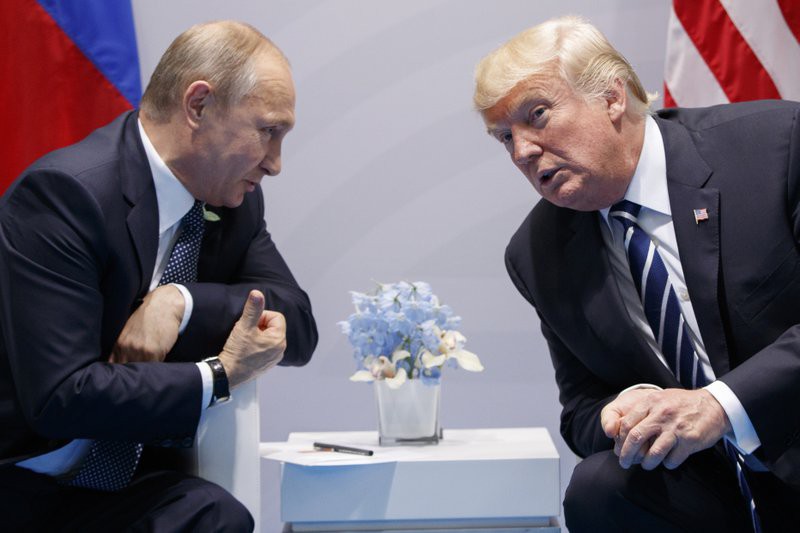 Tổng thống Nga - Putin và Tổng thống Mỹ Trump. (Ảnh: AP)  