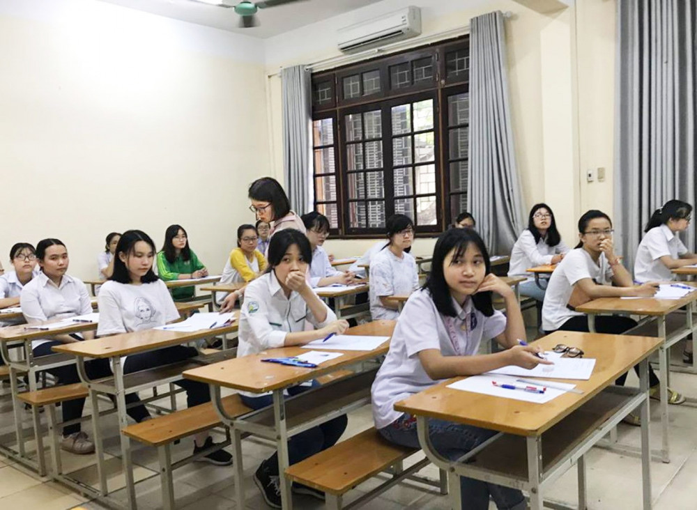 Học sinh Hà Nội trong kỳ thi tuyển lớp Mười