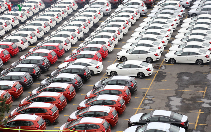 Nếu giá ô tô nhập khẩu tiếp tục giảm thì ngành sản xuất ô tô trong nước càng thêm rủi ro.