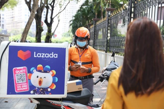 Với hành vi tiếp tay tiêu thụ hàng giả, sách giả, vi phạm pháp luật Việt Nam, sàn thương mại điện tử Lazada bị First News khởi kiện.    