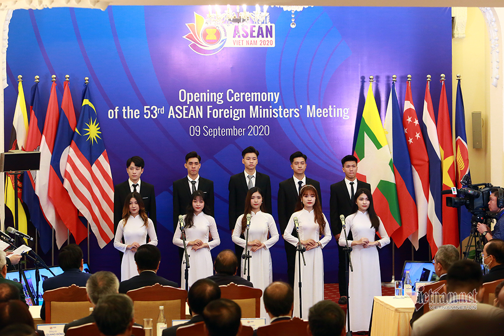 Chương trình nghệ thuật chào mừng hội nghị Bộ trưởng Ngoại giao ASEAN.