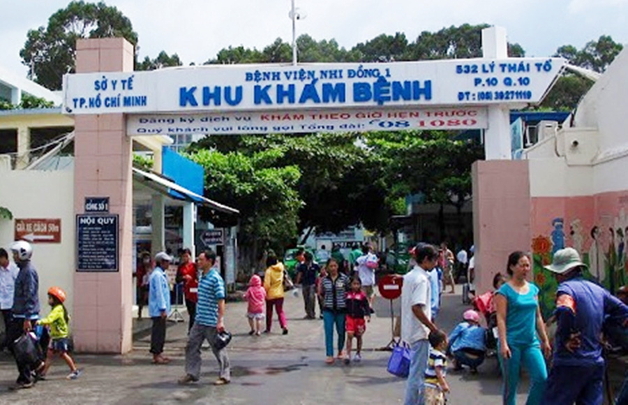 Bệnh viện Nhi Đồng 1, TPHCM tiếp nhận 26 trẻ tại chùa Kỳ Quang 2, nghi ngộ độc thực phẩm.  