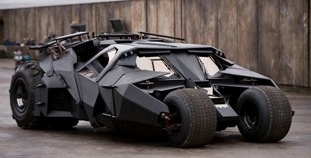 Batmobile hấp dẫn bởi vì nó chính là một chiếc xe thực sự được nghiên cứu chế tạo. Ảnh: Popularmechanics.