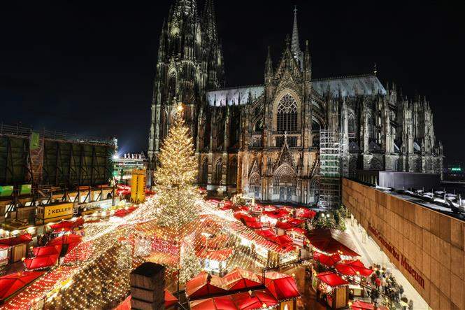 Chợ Giáng sinh tại Cologne, miền Tây nước Đức, ngày 25/11/2019. Ảnh: AFP/TTXVN  