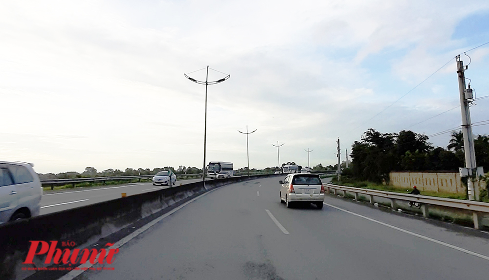 Cao tốc TPHCM - Trung Lương đoạn qua địa phận tỉnh Tiền Giang - Ảnh: Hoài An  