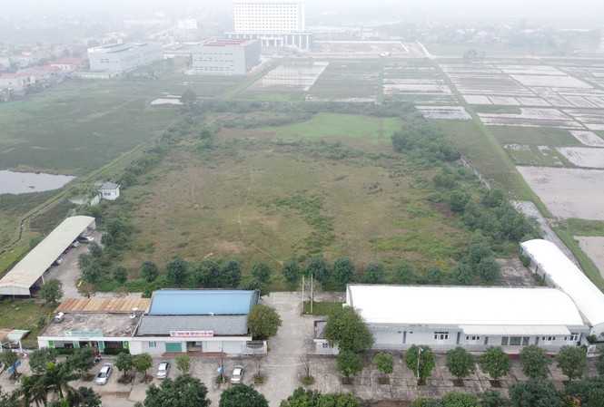 Toàn cảnh dự án bệnh viện trăm tỷ bỏ hoang, nhìn từ trên cao  