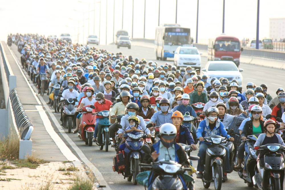TPHCM có hơn 7,4 triệu xe máy, là nguồn gây ô nhiễm không khí lớn - Ảnh: Đỗ Minh  