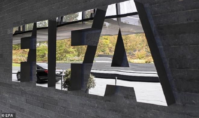 FIFA buộc phải thông báo hủy World Cup U20 và U17.    