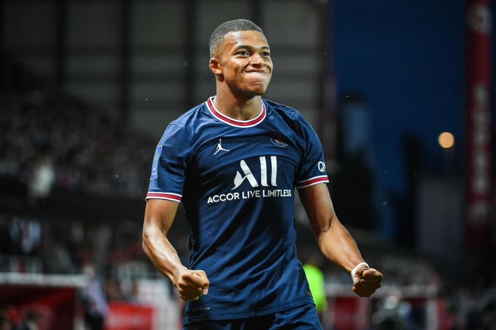 Mbappe còn một tuần để hiện thực hóa giấc mơ khoác áo Real. Ảnh: ESPN