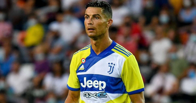 Ronaldo trong trận hoà Udinese 2-2, trận đấu cuối cùng của anh trong màu áo Juventus, hôm 22/8. Ảnh: AFP