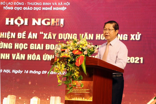 Thứ trưởng Bộ LĐ-TB&XH Lê Tấn Dũng phát biểu tại hội nghị.
