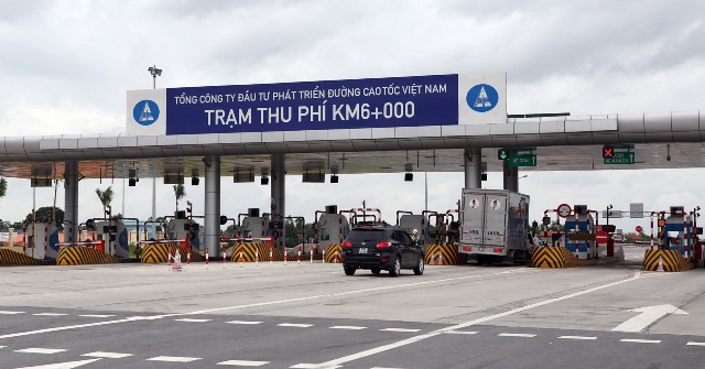 Trạm thu phí Km6 cao tốc Nội Bài - Lào Cai.