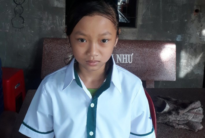 Em Phạm Thi Khánh Như mới vào lớp 6, lo lắng vì không có thiết bị học trực tuyến. Ảnh: Đức Duy