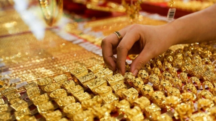 Đồng USD tiếp tục tăng giá rất mạnh khiến giá vàng hôm nay của thế giới tăng tốc sụt giảm .